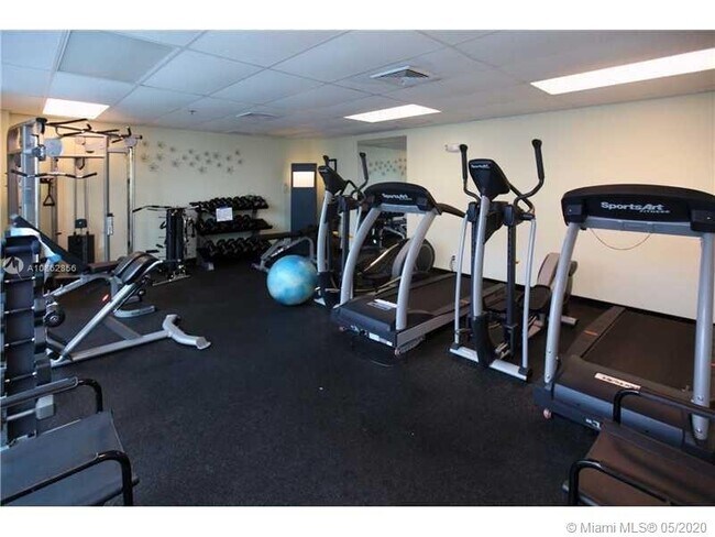 Building Photo - 1401 SW 22nd St