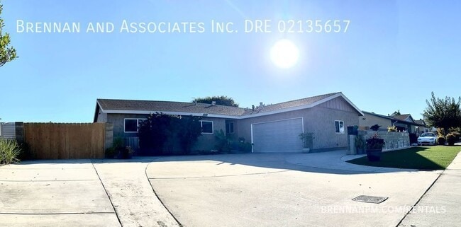 Building Photo - 975 Hemlock Ave