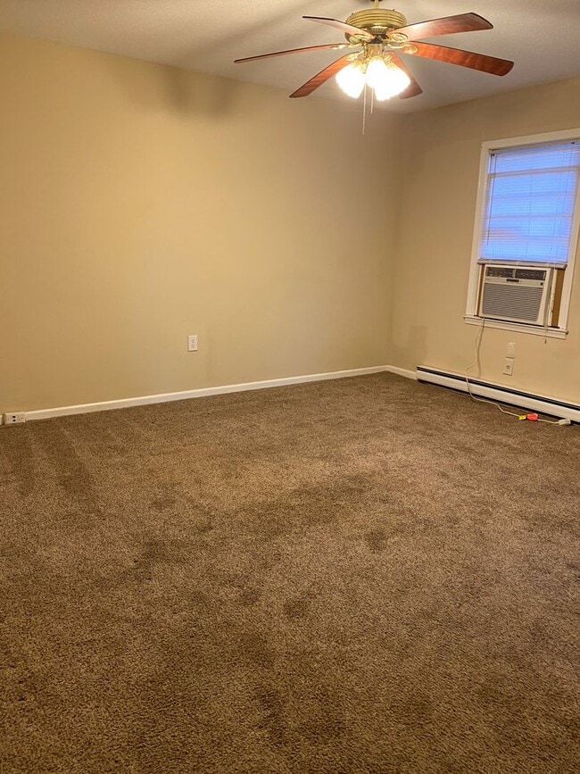 Building Photo - 220 Vickery Dr