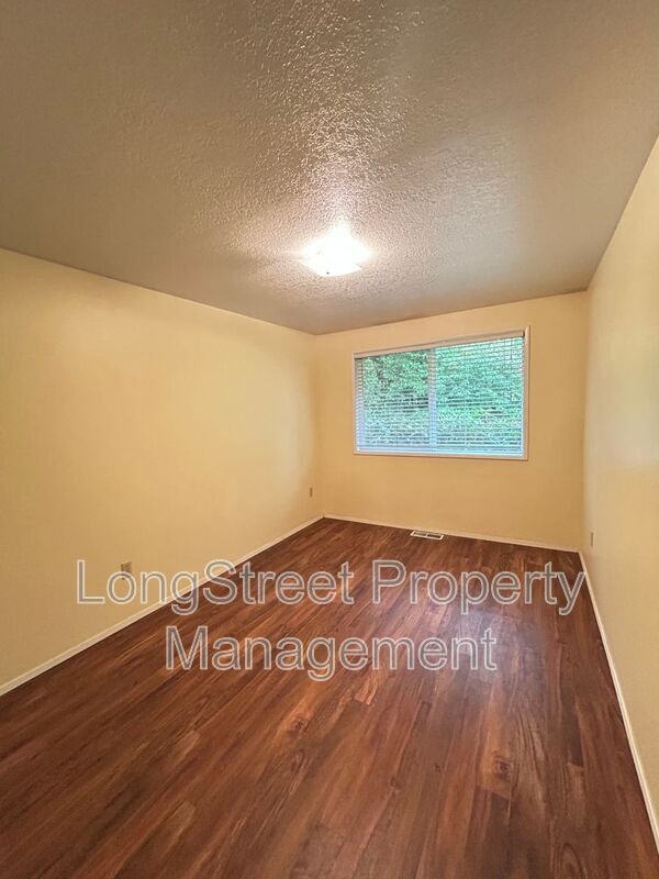 Building Photo - 3572 NW Satinwood St