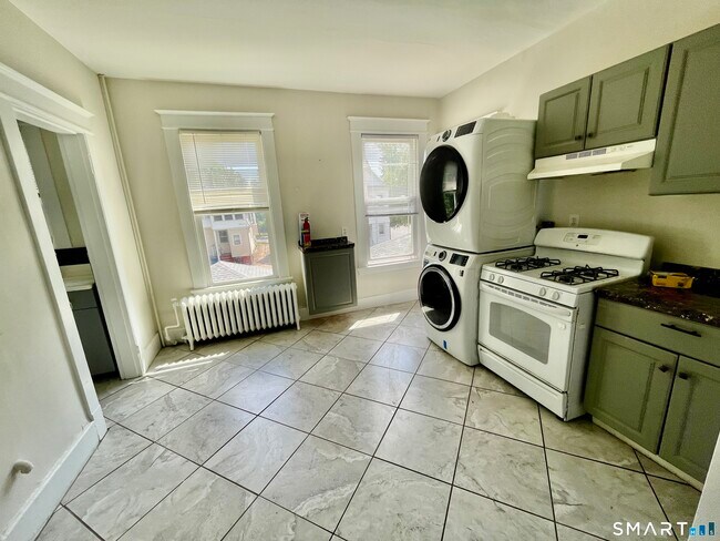 Building Photo - 53 Brownell St