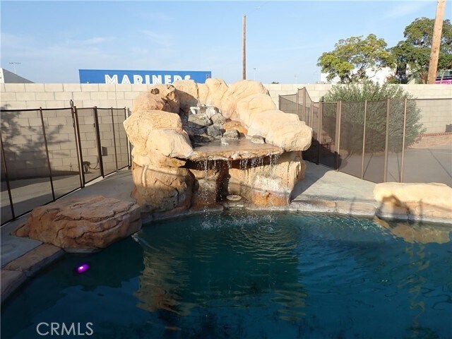 Building Photo - 6791 Killarney Ave