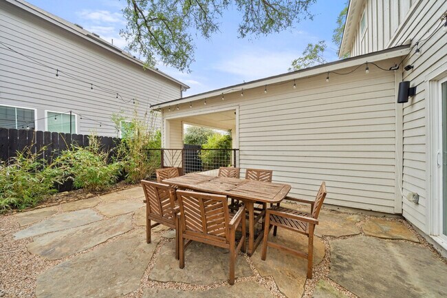 Building Photo - 1307 Fort Branch Blvd