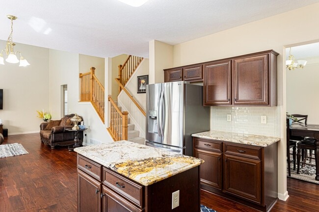 Building Photo - 5830 Prospect Ln