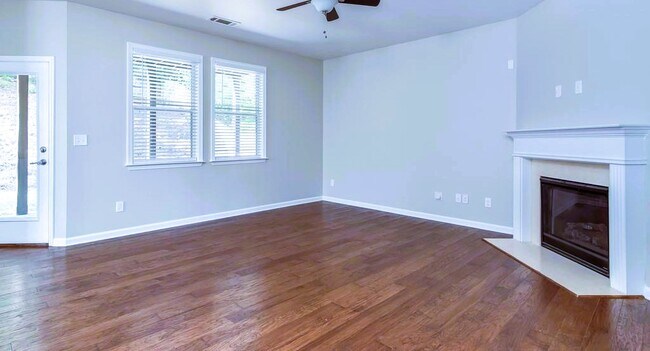 Building Photo - 3015 Carrick Rd