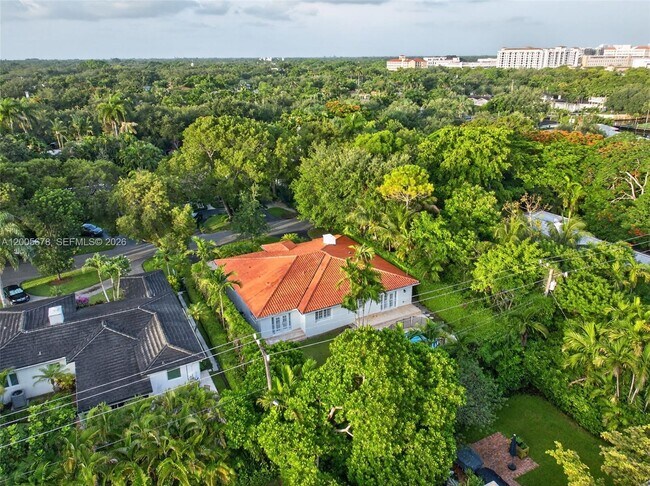 Building Photo - 1237 Aduana Ave
