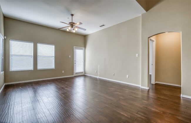 Building Photo - 10091 Summit Run Dr