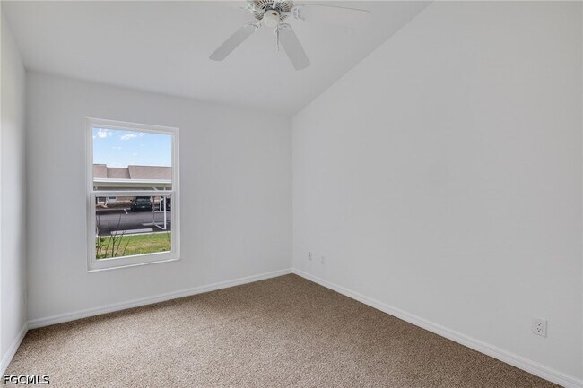 Building Photo - 16840 Sanibel Sunset Ct