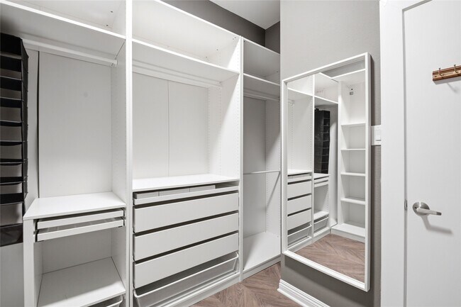 Building Photo - 9407 Denbury Way