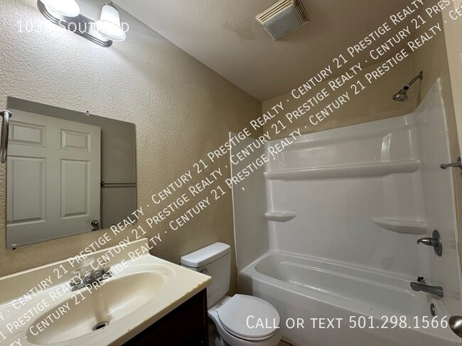 Building Photo - 1036 South Rd-