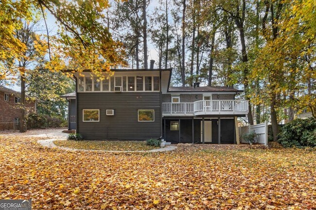 Building Photo - 2958 Harcourt Dr