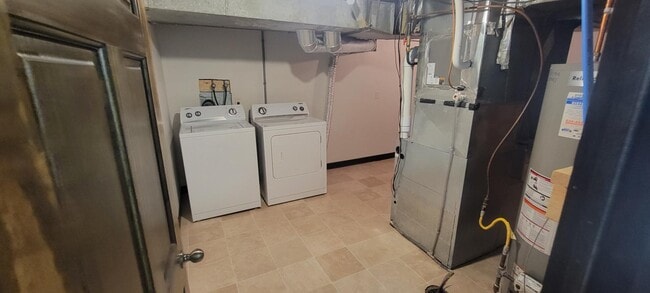 Building Photo - 24 S Pine St