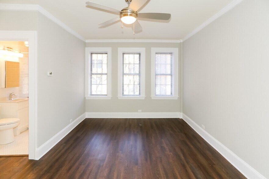 Building Photo - 817 W Lakeside Pl