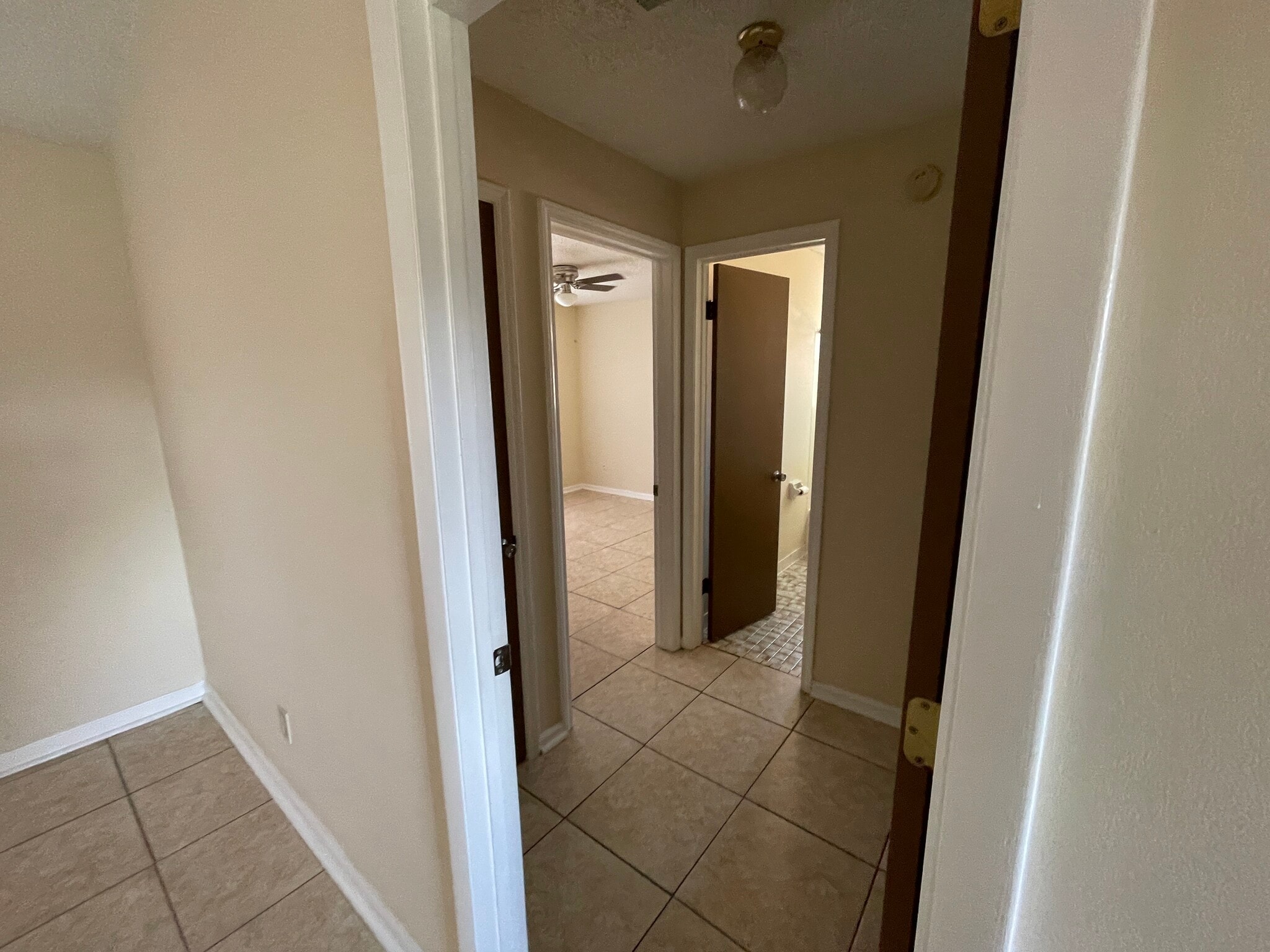 Building Photo - 2679 Aberdeen Ct