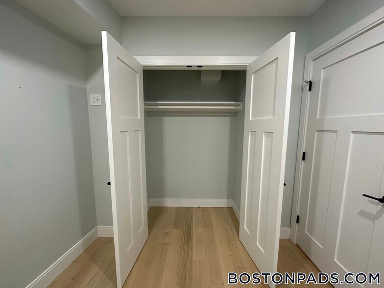 Building Photo - 3 Walley St