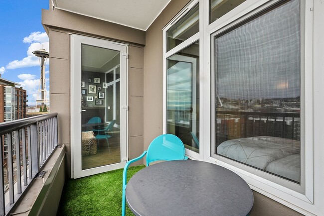 Building Photo - Amazing Views & All the Amenities at The Ellington w/Parking! $2650