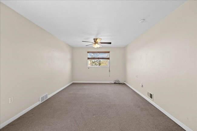 Building Photo - **Charming 2-Bedroom House with Modern Amenities in Beechview**