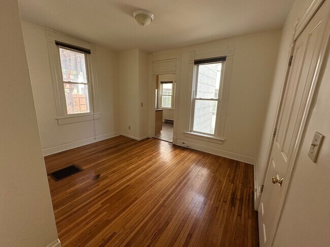 Building Photo - North Campus OSU Single Family Home with 2...