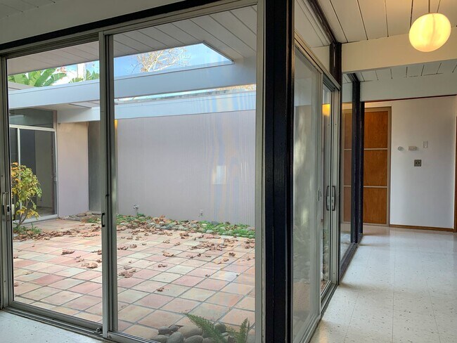 Building Photo - High-End San Jose 4 Bedroom Eichler!