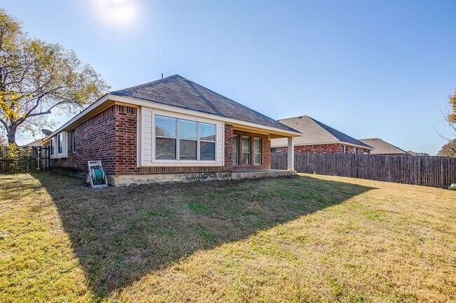 Building Photo - Ready for New Tenants- Amazing Mansfield Home- 3 Bed- 2 Bath- Mansfield ISD- 76063