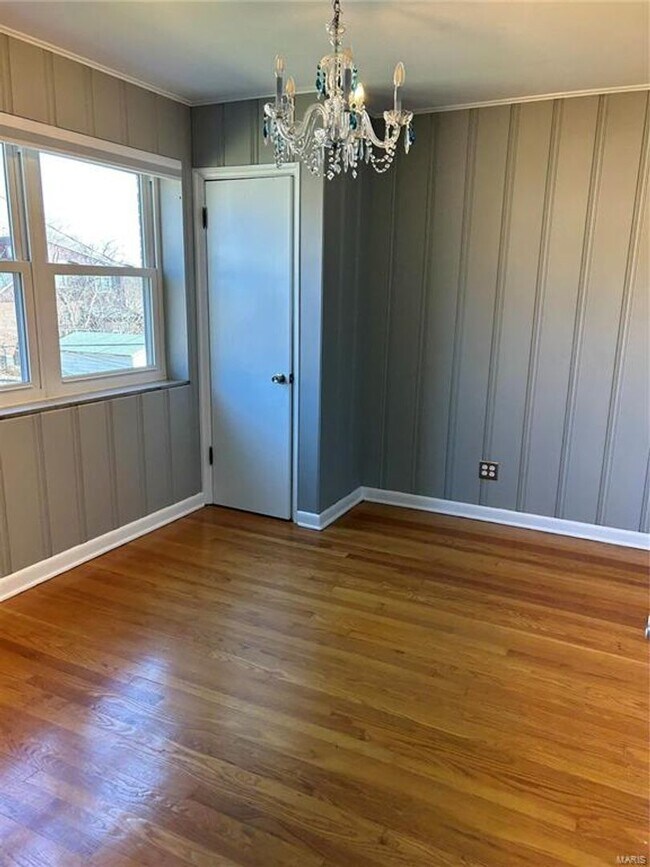 Building Photo - 7227-7229 Balson