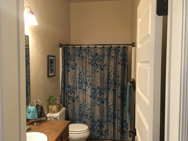 Building Photo - Cozy 3 bed 2 bath + bonus room in The Arbors