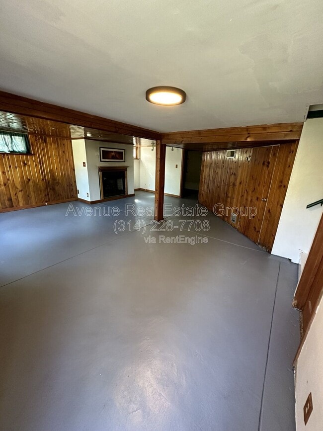 Building Photo - 425 Bismark Ave