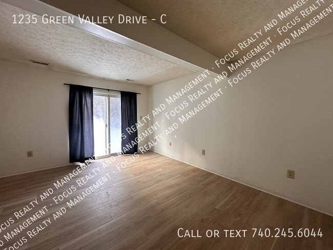 Building Photo - 1235 Green Valley Dr