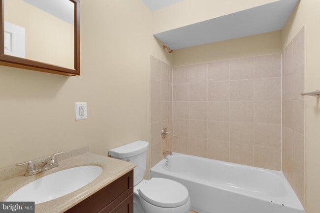 Building Photo - 909 N 19th St