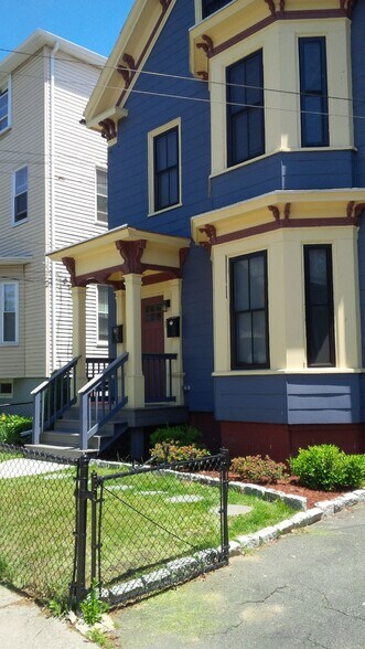 Building Photo - 19 Prescott St