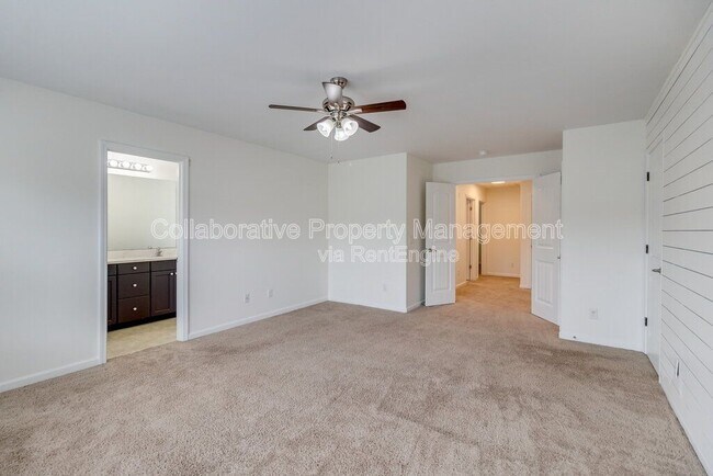 Building Photo - 590 Summer Hill Way