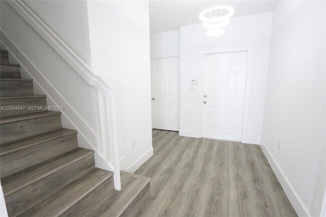 Building Photo - 7392 NW 112th Ct