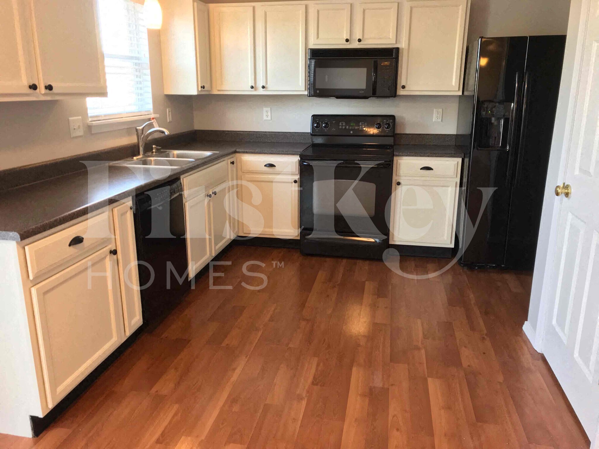 Building Photo - 2005 Briarridge Dr