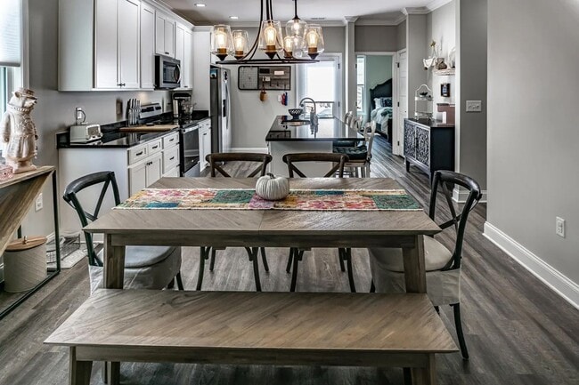 Building Photo - 515 Villa Ln