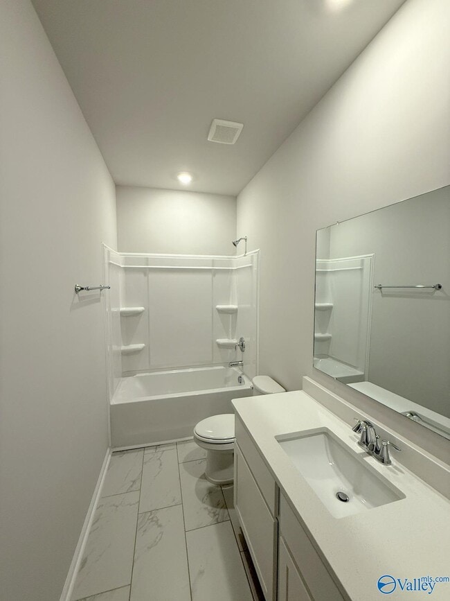 Building Photo - 147 Little Britain St