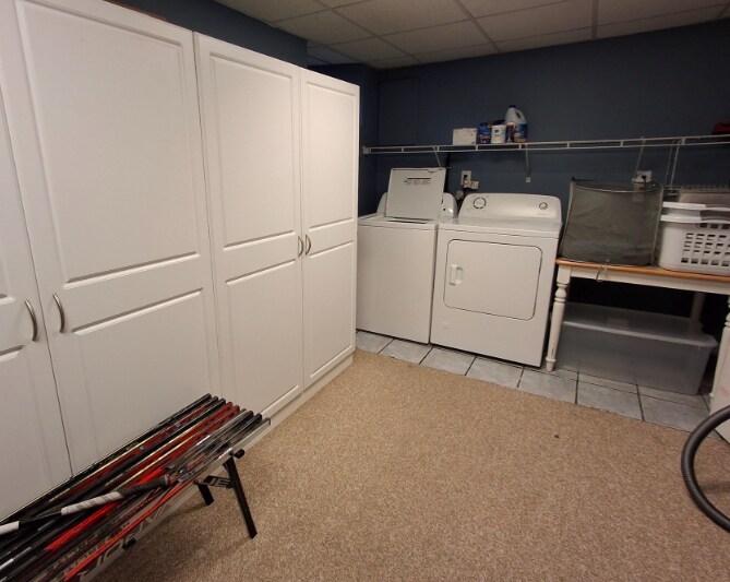 Building Photo - 6 Rockwood Ln