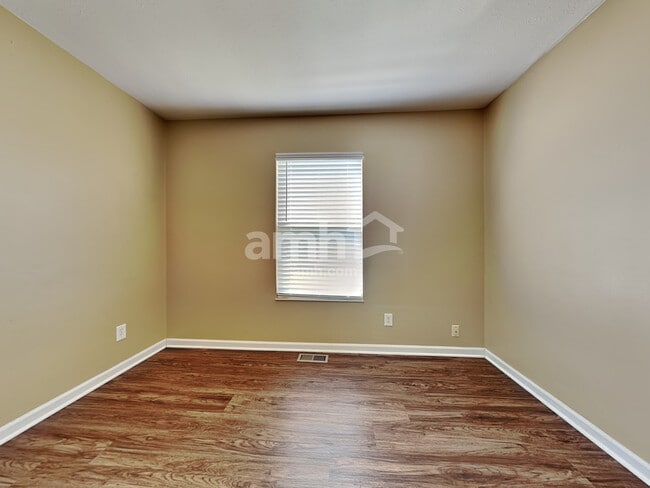 Building Photo - 6401 Sharps Ridge Ct
