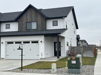 Building Photo - Beautiful Fully Furnished 3 Bed, 2.5 Bath Townhouse on Corner Lot