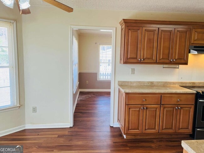 Building Photo - 155 Woodstream Dr