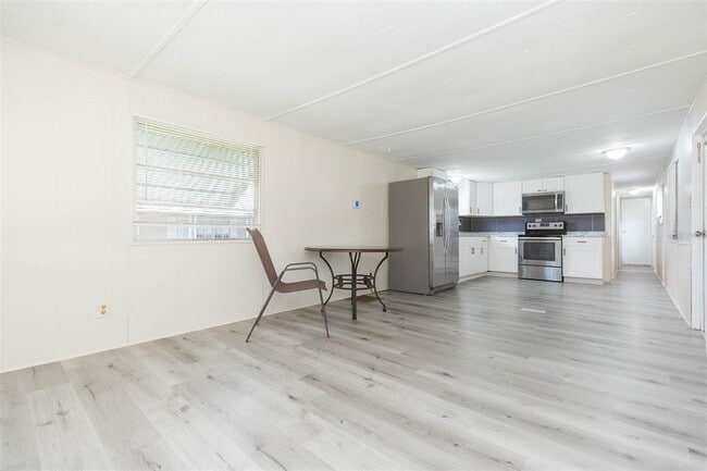 Building Photo - 6610 Avocado Dr