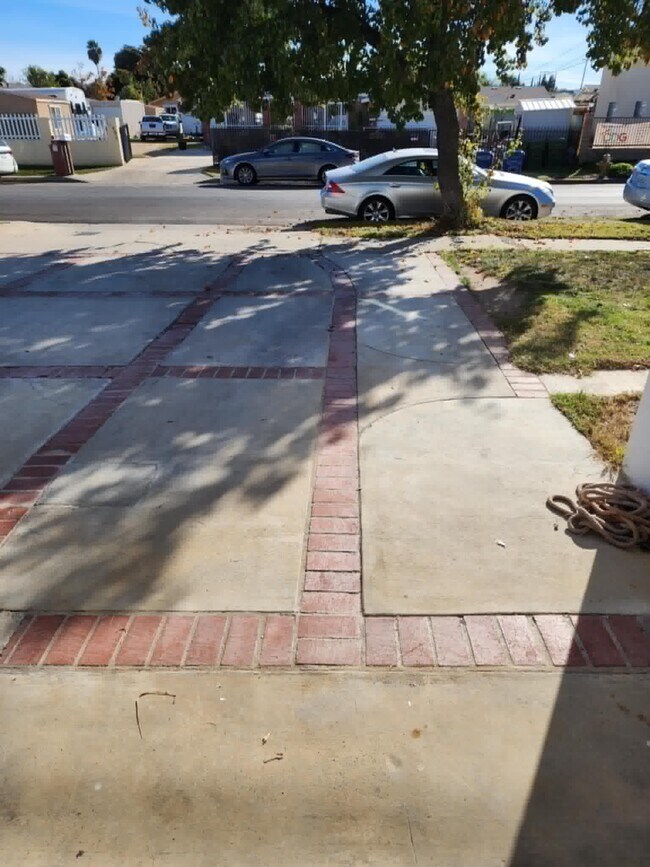 Building Photo - 20003 Arminta St