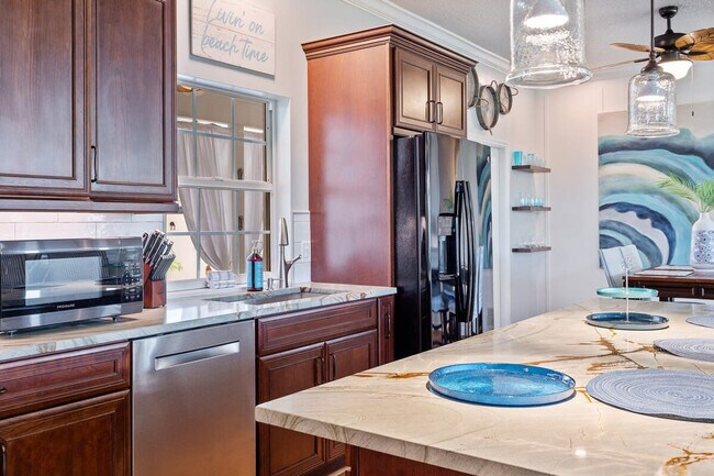 Building Photo - 4 Susan Pl