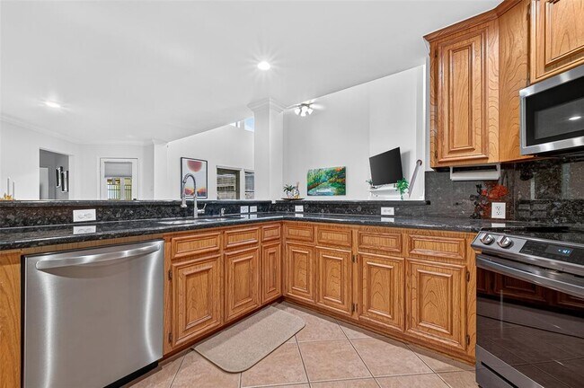 Building Photo - 13023 Porter Meadow Ln