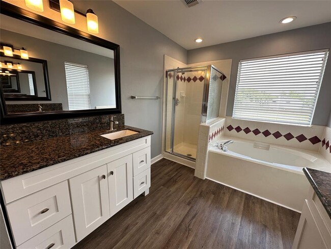 Building Photo - 6810 Crystal Point Dr