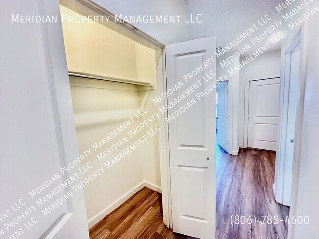 Building Photo - 5516 Itasca-A