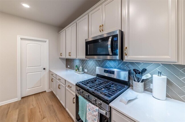 Building Photo - 2440 Berryville Ln