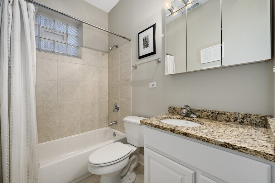 Building Photo - 2512 W Thomas St