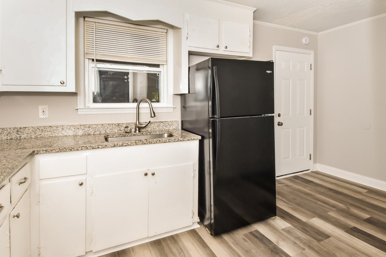 Building Photo - 4232 Shorecrest Dr
