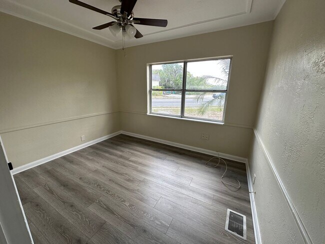 Building Photo - Eustis - 3 Bedroom, 1 Bathroom – $1795