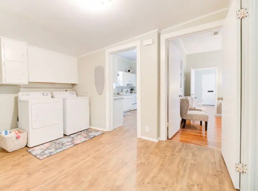 Building Photo - 311 E Strong St